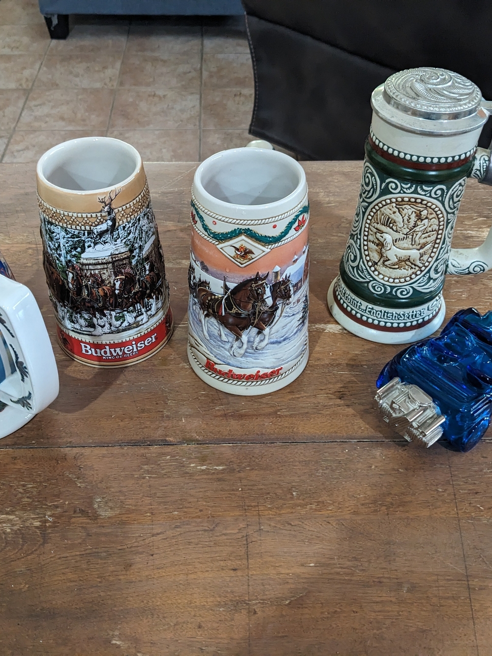 Budweiser Collectible Holiday Ceramic Beer Stein – Red and Cream